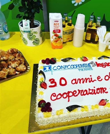 “30 anni e oltre di cooperazione sociale”: inaugurata la mostra...