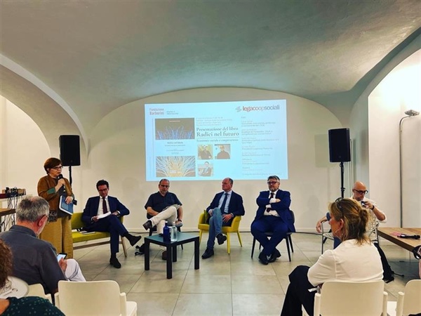 “Radici nel futuro”, presentazione e talk a Torino