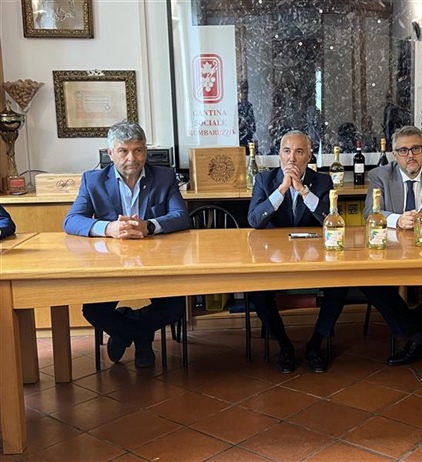 Solidarietà e cooperazione tra le colline del Monferrato: Tre Secoli e...