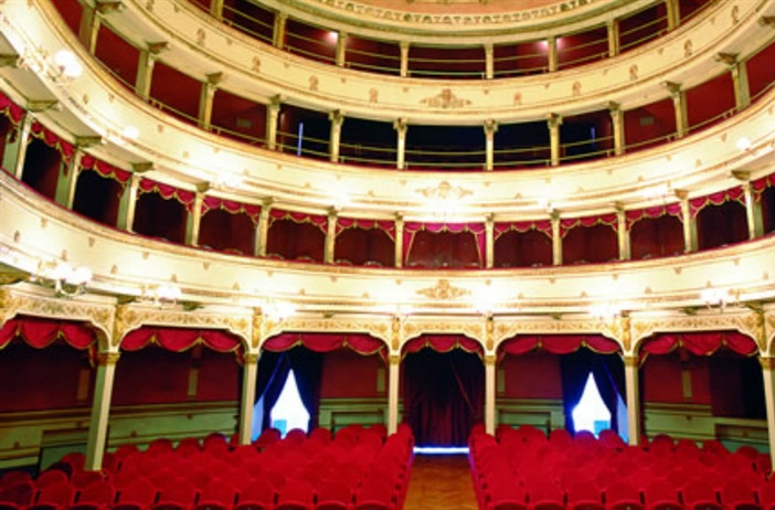 “Facciamo luce sul teatro”, Il Melarancio aderisce all’iniziativa...