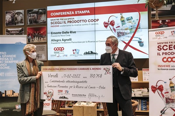 Nova Coop dona 130 mila euro alla Fondazione Piemontese per la ricerca sul cancro